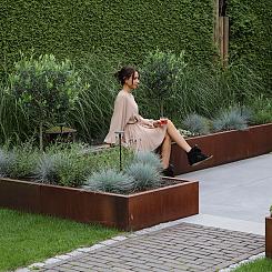 <p>Met Module+ creëert u moeiteloos bloembakken en tuinverhogingen in elke gewenste vorm. Dankzij acht verschillende standaardprofielen, verkrijgbaar in lengtes van 60 cm en 90 cm, geniet u van ultieme flexibiliteit.</p>
