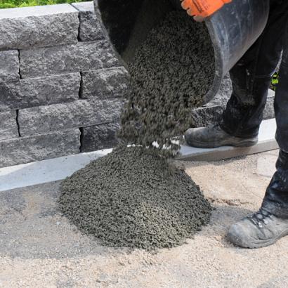 <p>Met de mortels van Varistone is het mogelijk om een opgebouwde en waterdoorlatende ondergrond te cre&euml;ren. Hierdoor is het mogelijk om de bestrating op een stabiele en stevige manier te verwerken.&nbsp;</p>
