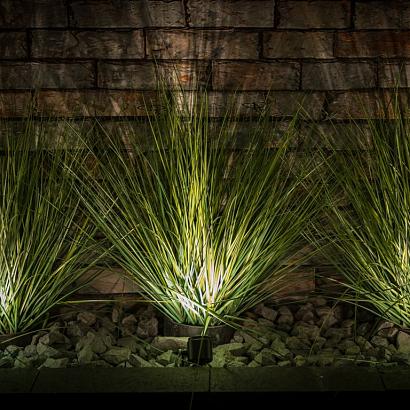 <p>Wanneer uw een tuin wenst of beschikt met veel groen en onverharde oppervlaktes, en u op zoek bent naar spots die eenvoudig te plaatsen zijn, is hier de Scope serie. Hiermee kan u bijvoorbeeld ook die mooie rozenstruik in dat&nbsp;donkere hoekje toevoegen aan uw nachttuin.</p>
