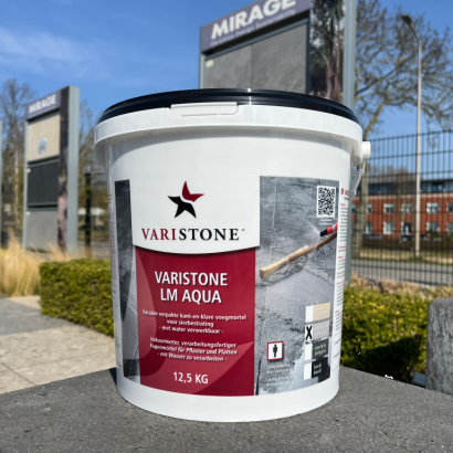 <p>Voegmortels worden gebruikt voor het voegen van tegels en stenen. Een voeg voorkomt dat u last heeft van onkruid en mieren. Er zijn voor verschillende toepassingen en materialen voegmortels in het assortiment.&nbsp;&nbsp;</p>
